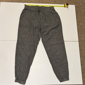 Patagonia Women's Gray pattered joggers size S